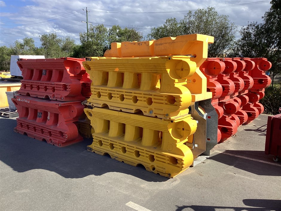 <p>Water Bollards x28</p>