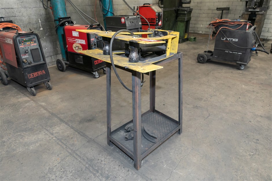 700 Hydraulic Pipe Bender with Stand