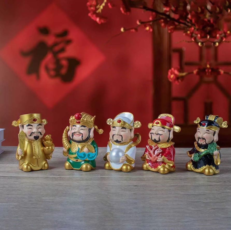 SIGNATURE Five Gods Of Wealth Decoration Set, 5pc. NB: 2 x figures are dama
