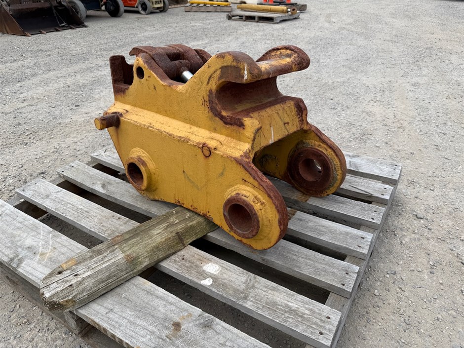 <p>1 x Excavator Quick Hitch</p>