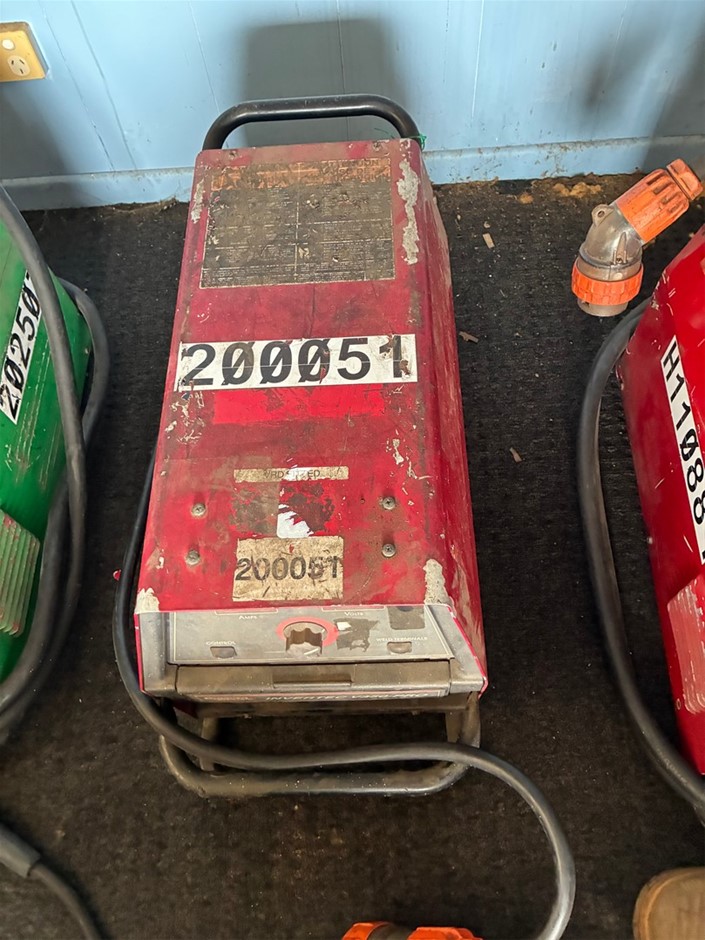 2011 Lincoln V350 PRO Welder - 350amp - Electric - Mackay