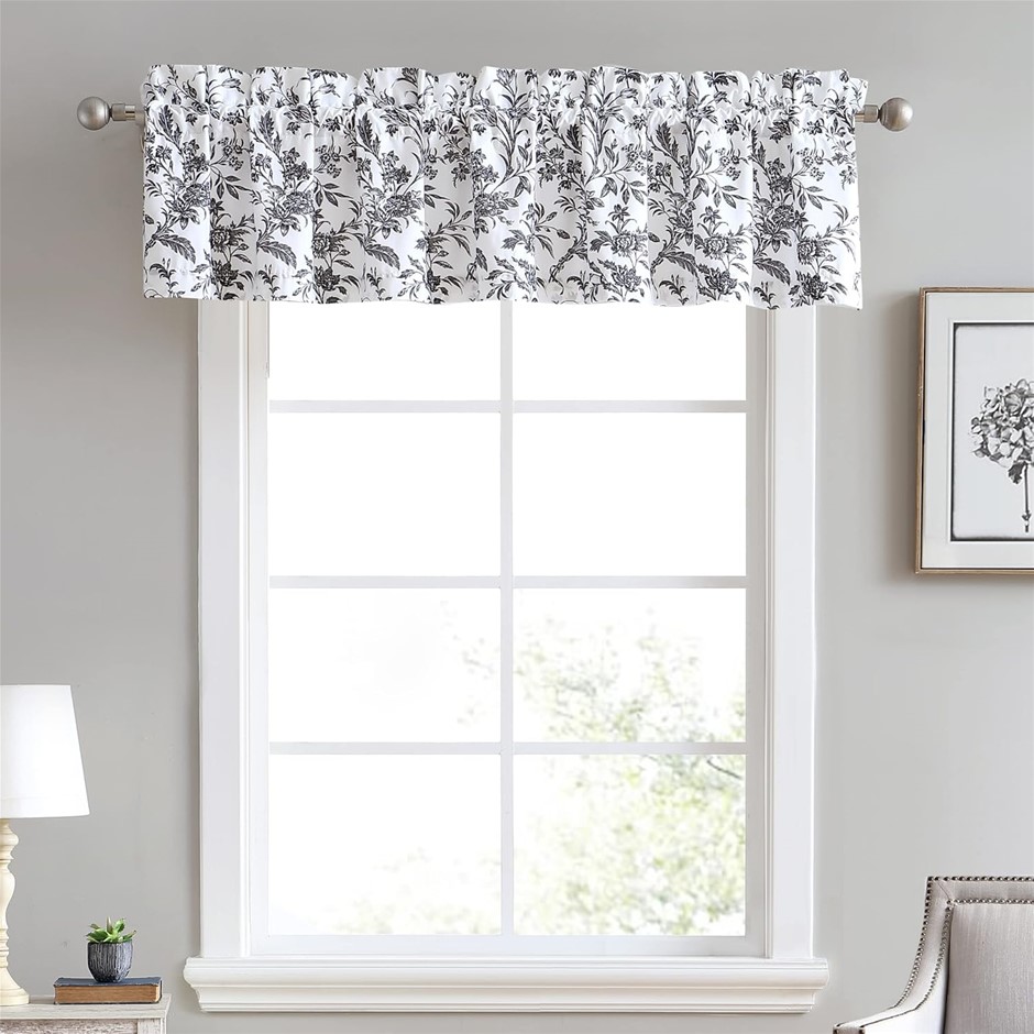 2 X LAURA ASHLEY Amberley Valance, 218 x 38 cm.