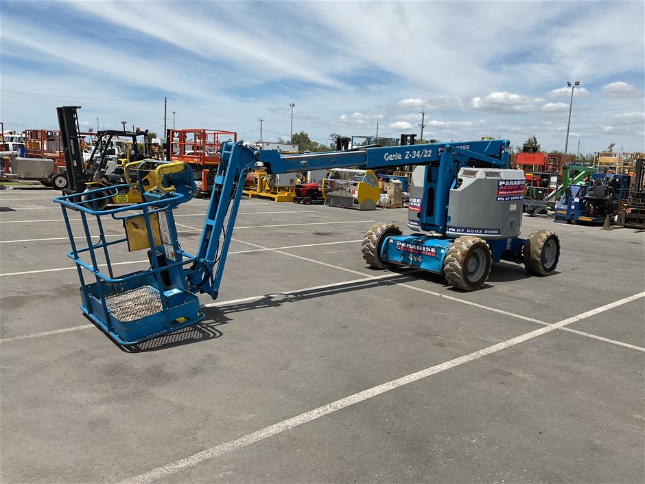 2018 Genie Z34/221C Boom Lift