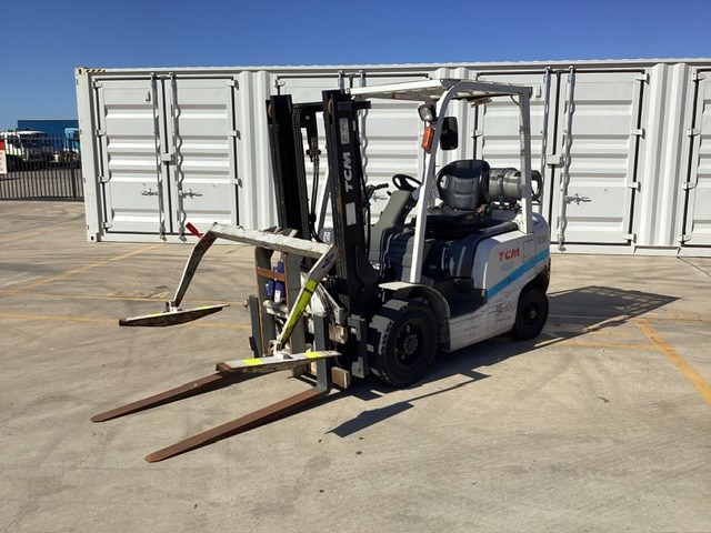 <p>TCM FG27T3C Counterbalance Forklift</p>