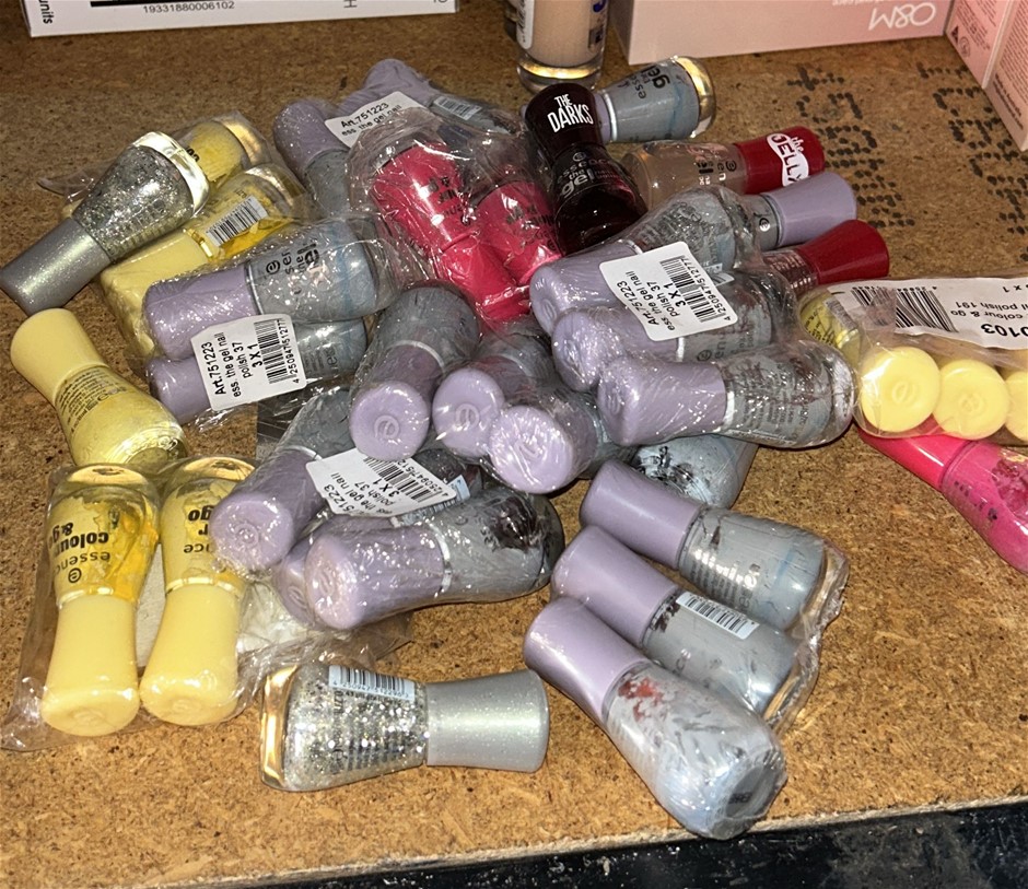25x Nail Polish (Assorted Colours)