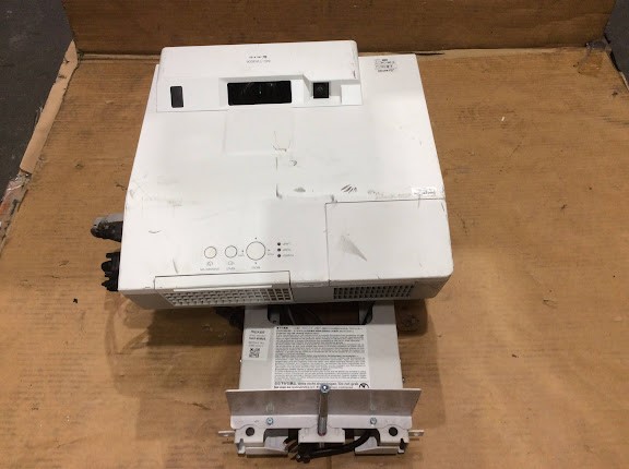 Maxell MC-TW3006 LCD Projector