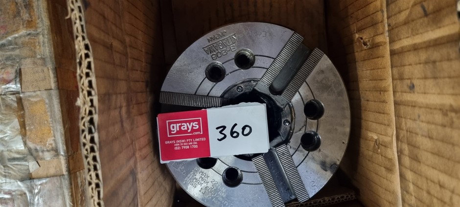 Kitagawa B206 Power 3 Jaw Chuck with Accessories