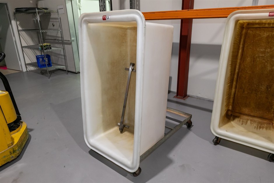 Poly Large Tub with Mobile Base