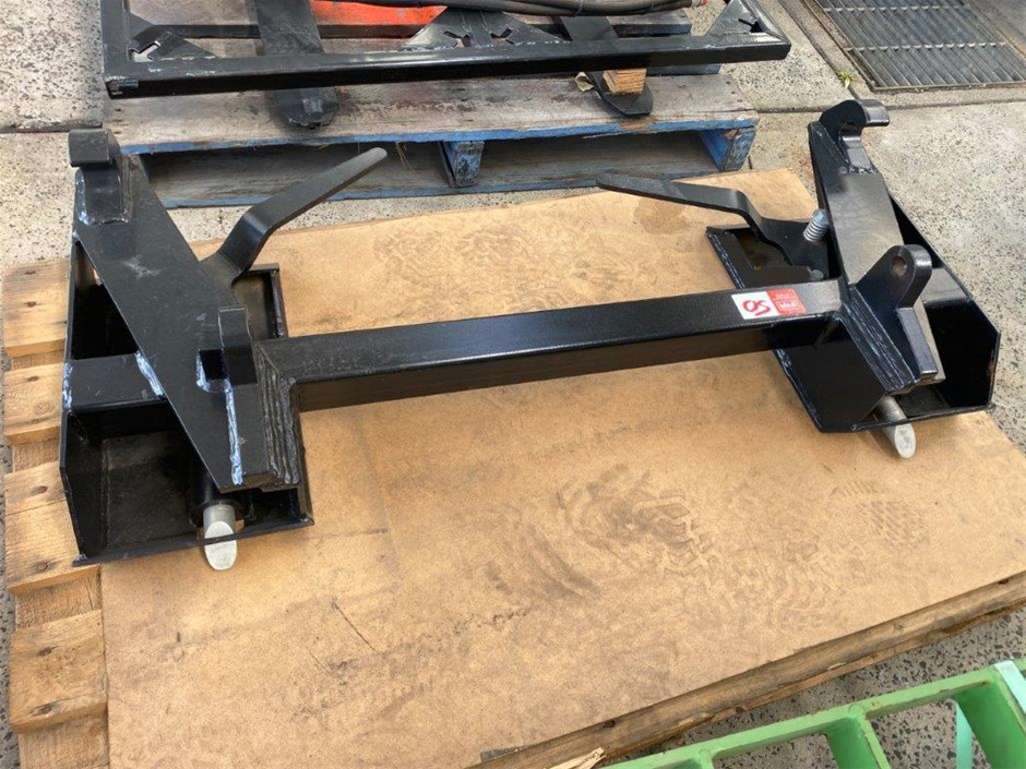 Unused East-West Mini Loader to Skid Steer Adaptor Attachment