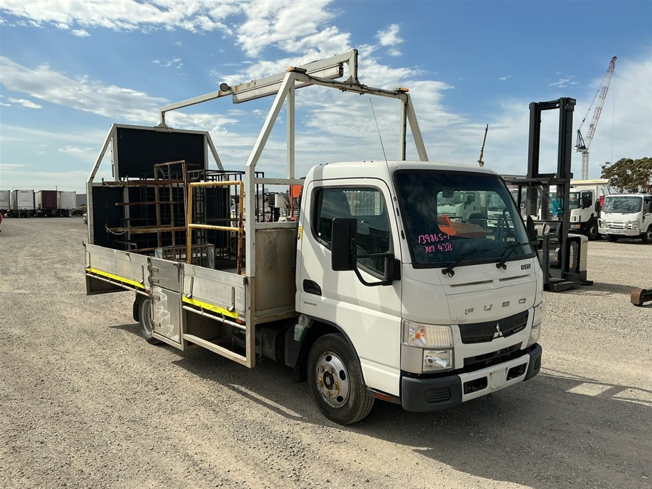 <p>2017 Mitsubishi Fuso 4 x 2 Service Truck</p>