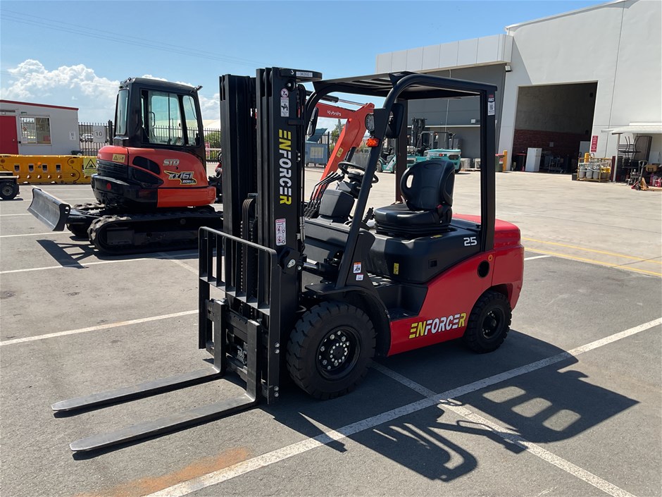 <p>Enforcer FLDCXT25-02M1ZS Counterbalance Forklift</p>