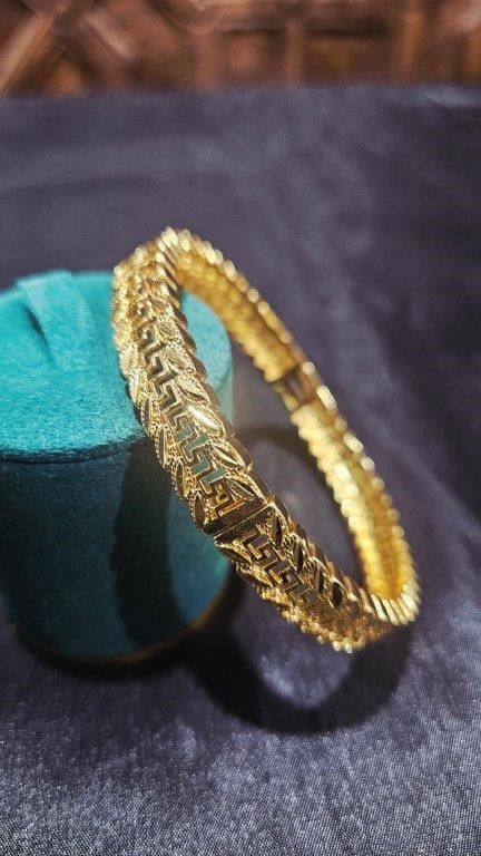 22KGold Filled/ITALY  Yellow  Bangle -(Stamped 22KGold Filled/ITALY)