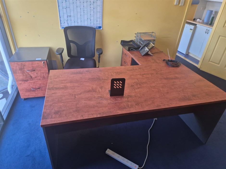 Corner Desk and Office Chair