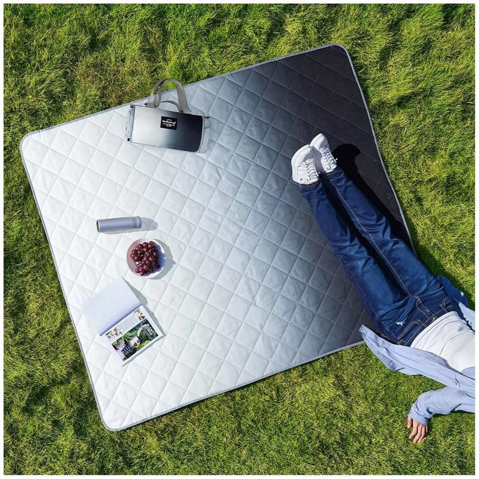 WEATHERPROOF VINTAGE Outdoor Blanket, 152 x 182cm, Black Ombre.