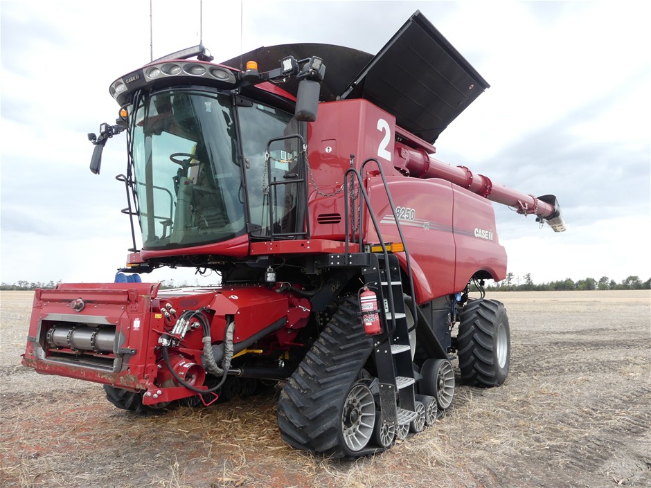 2022 Case 8250 Combine Header