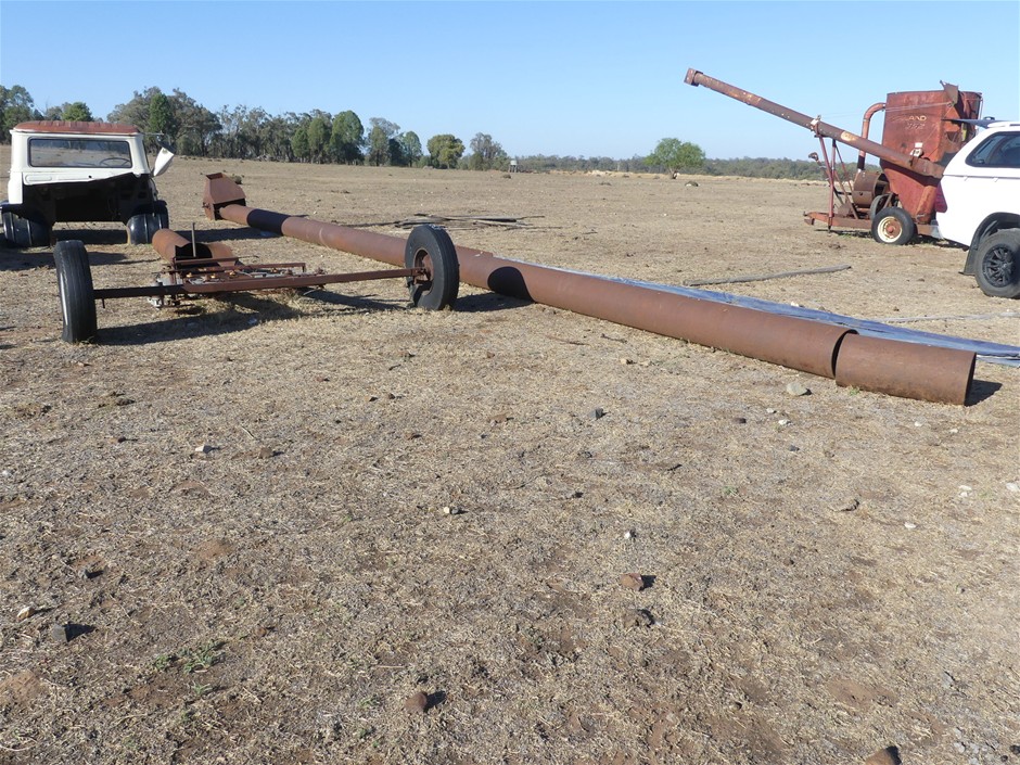 <B>Grain Augar Casing And Trailer Frame</B>