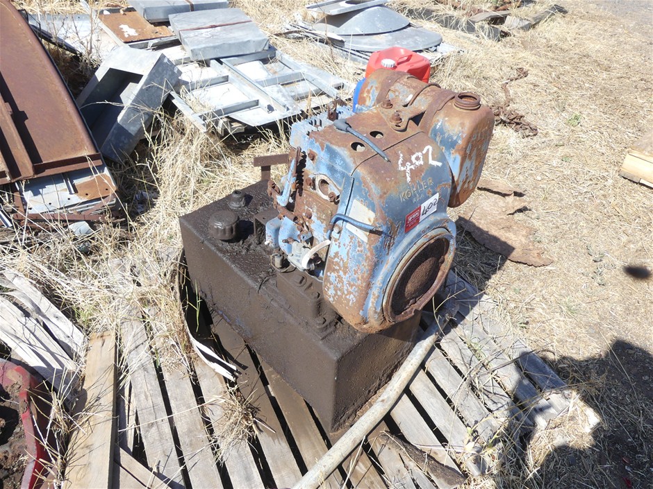 <B>Hydraulic Tanks (Qty2)</B>