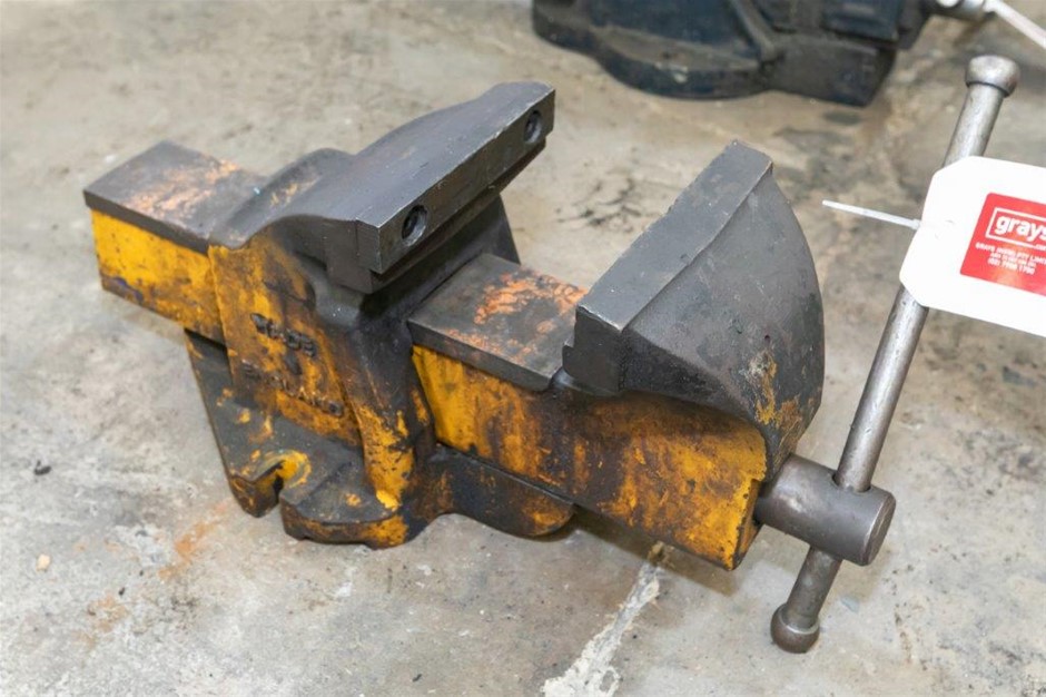 Record Engineers Vice