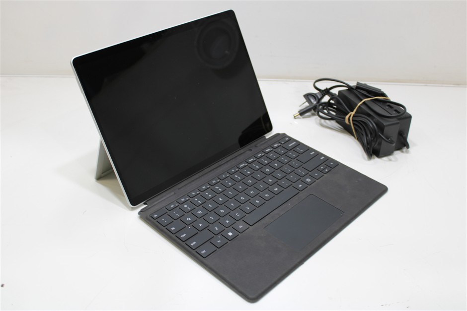 MICROSOFT SURFACE PRO 8 1983