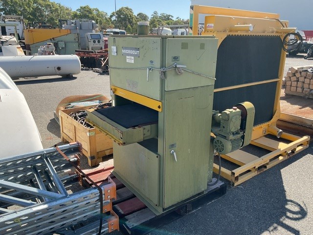 <p>Microcut Wide-Belt Sander</p>