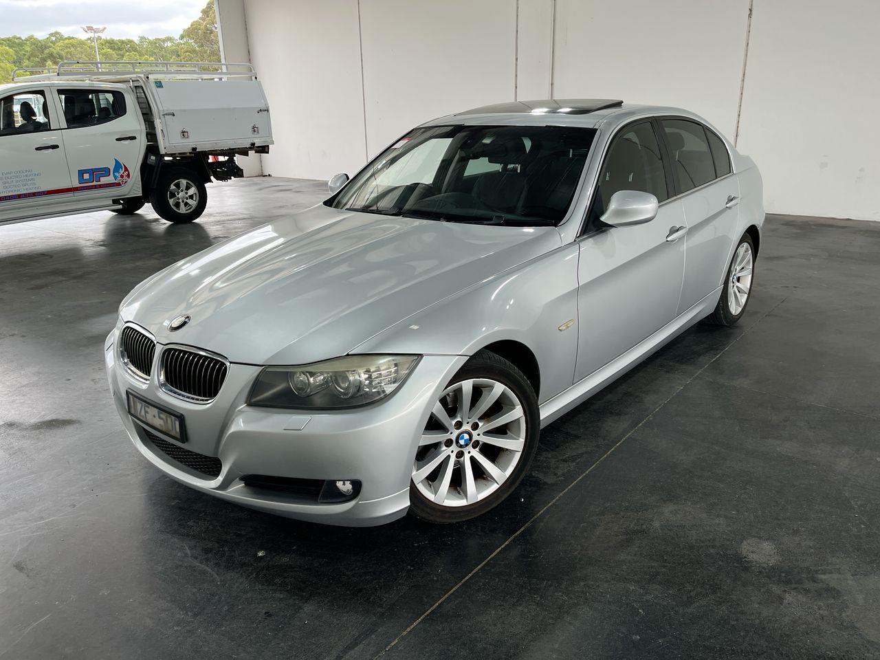 2009 BMW 3 Series 325i E90 Automatic Sedan