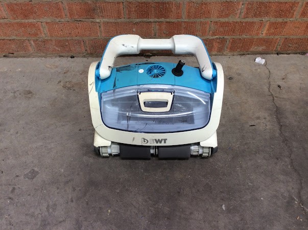 BWT P600 Robotic Pool26 Cleaner