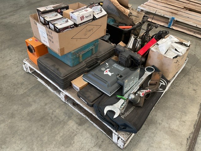 <p>Assorted Goods Pallet Of</p>