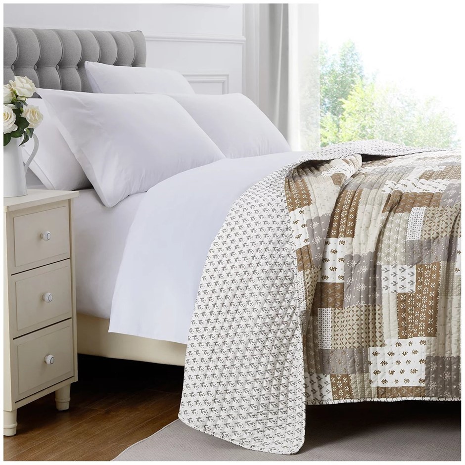 FRAICHE MAISON Microfiber Quilt, Queen, Patchwork.