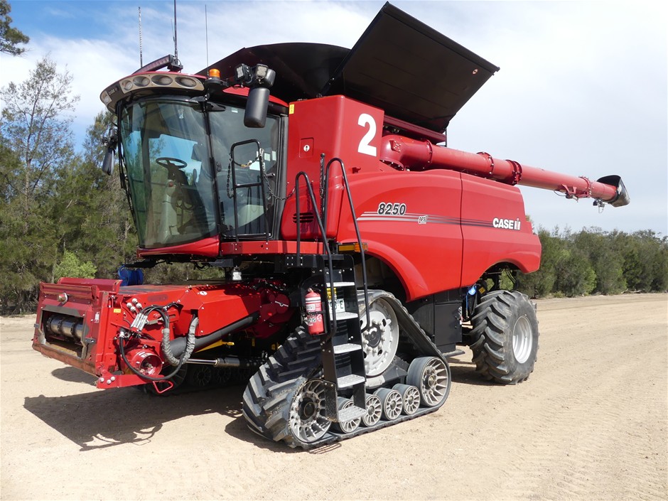 <B>2022 Case 8250 Combine Harvester</B>