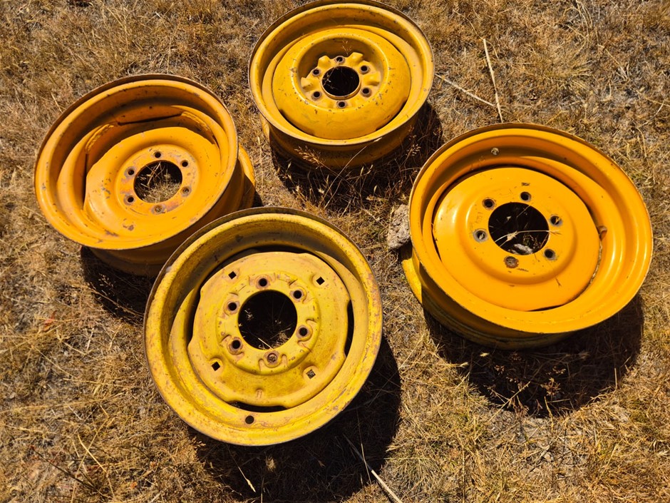 John Deere Front Rims to suit 7.50 - 16 Tyres