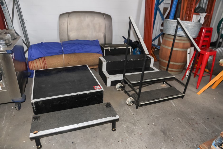 Stage Steps & Podium