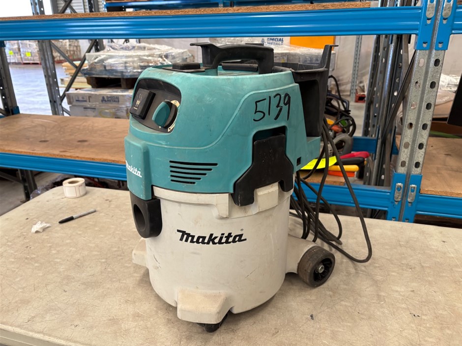 <p>Makita Shop Vac/Dust Extractor</p>