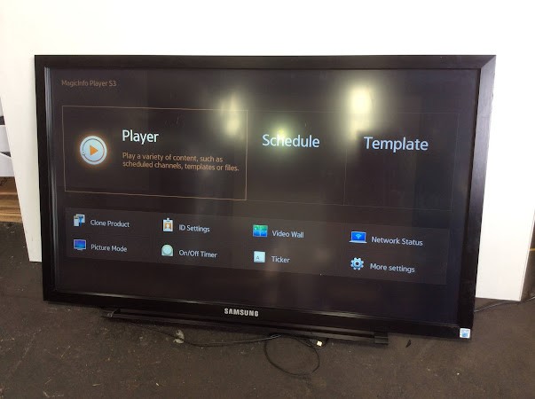 Samsung DM65E 65" Color Display