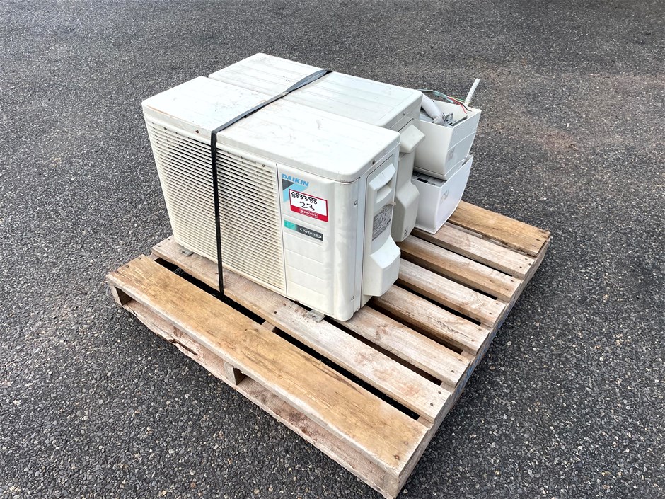 <p>Ex Mine Site salvage split system air conditioning units x2 </p>