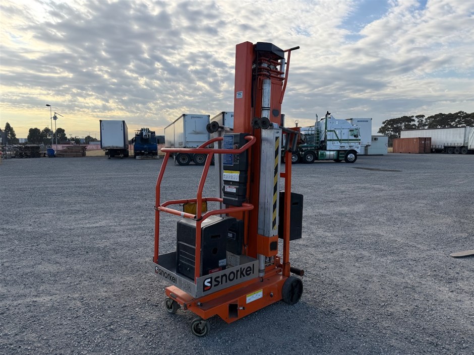 <p>2016 Snorkel UL32 Vertical Man Lift</p>