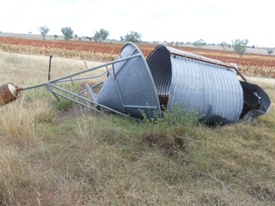 <B>Silo (Colapsed)</B>