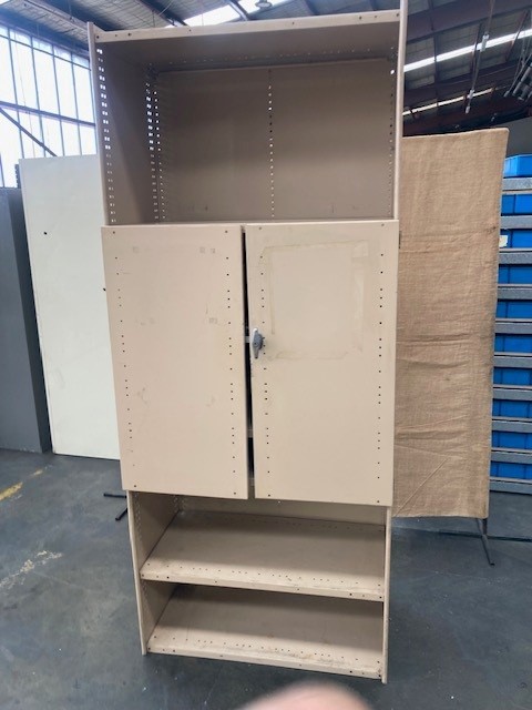 BROWNBUILT SHELVING & CUPBOARD