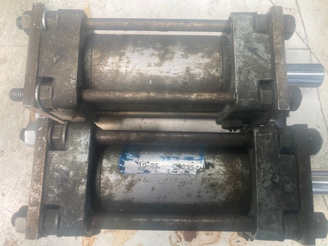 PNEUMATIC AIRCYLINDERS