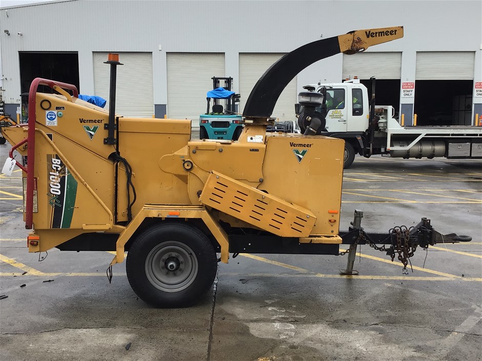 <p> Vermeer BC1000XL Wood Chipper Trailer</p>