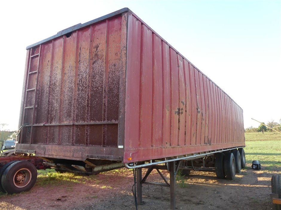 <B>Tipper Trailer</B>