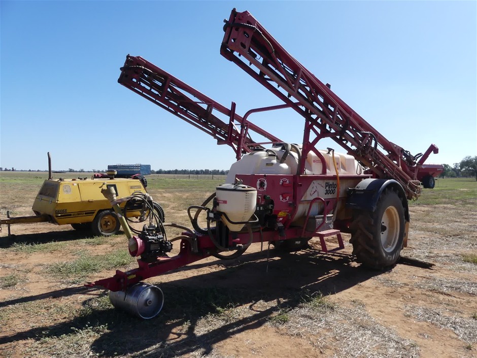 <B>2015 Croplands Pinto 3000 : 24 Meter Boom Sprayer</B>