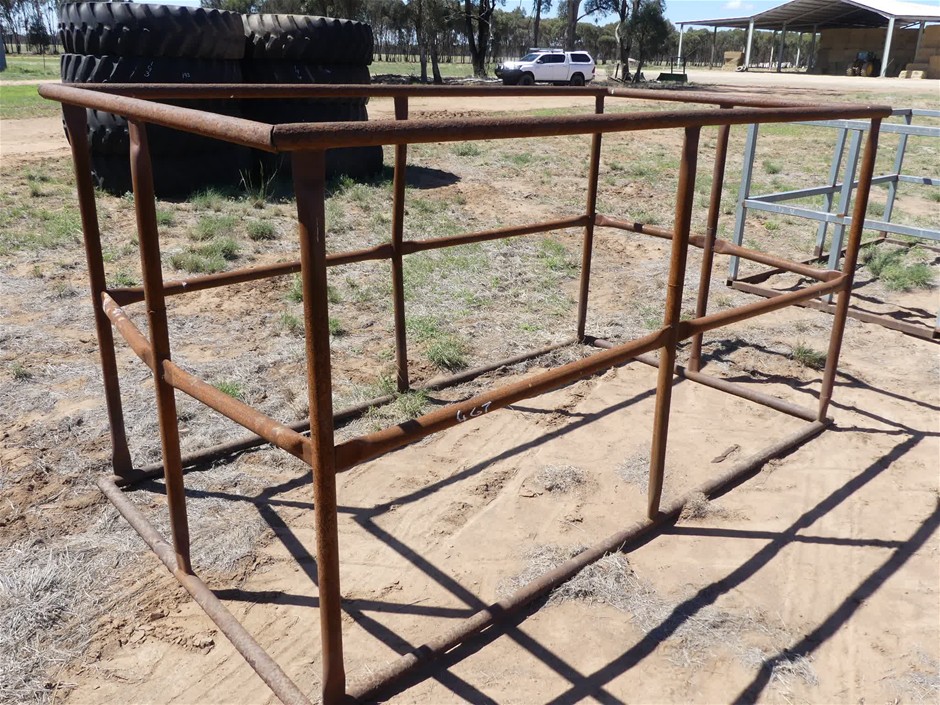 <B>Hay Cattle Feeder</B>