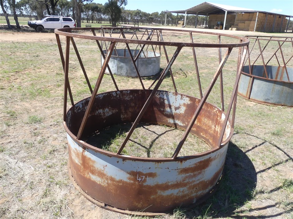 Hay Cattle Feeder