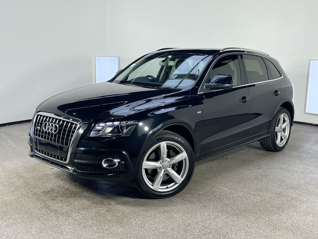 2010 Audi Q5 3.2 FSI Quattro 8R Automatic Wagon