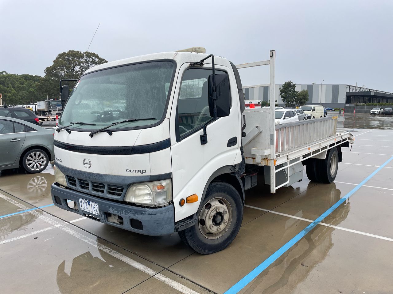 Hino Dutro Manual Truck