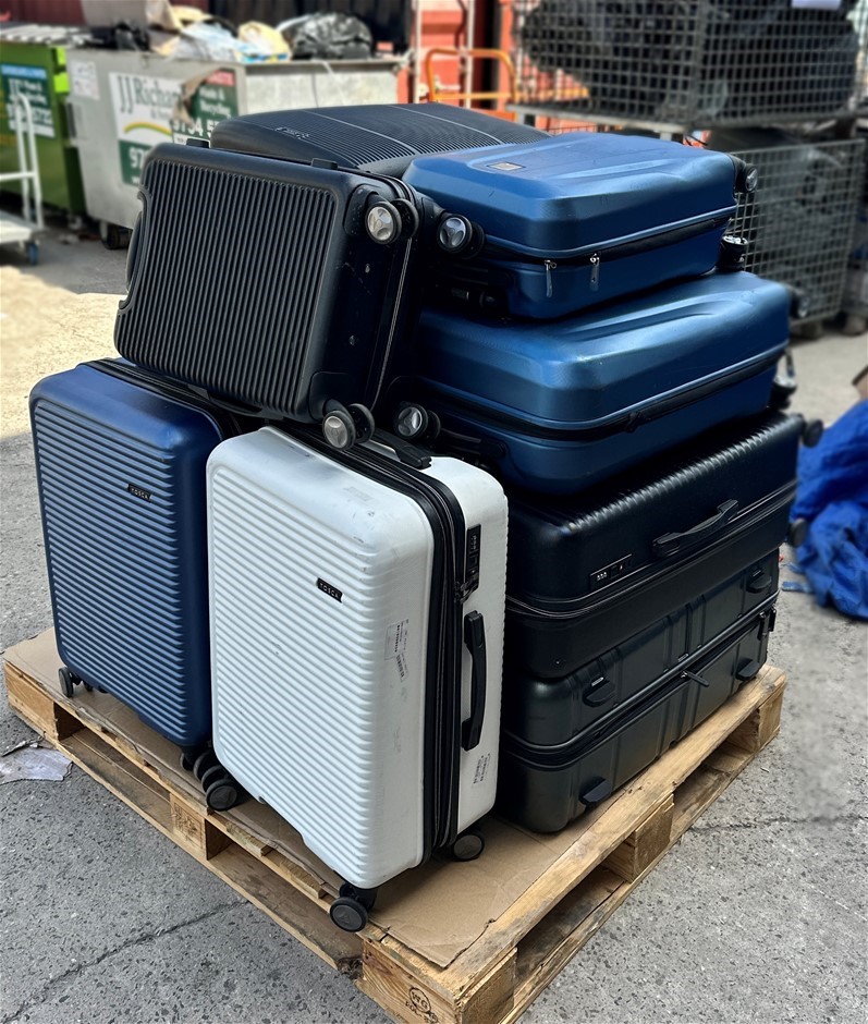 12 x Assorted SAMSONITE, TOSCA, SKYWAY Luggages Travel Cases. Important