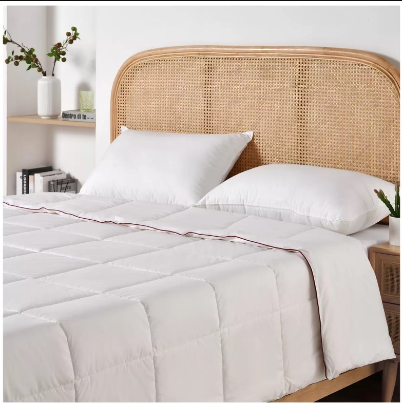 ONKAPARINGA Wool Quilt, King. NB: Not in original packaging. The edge bindi