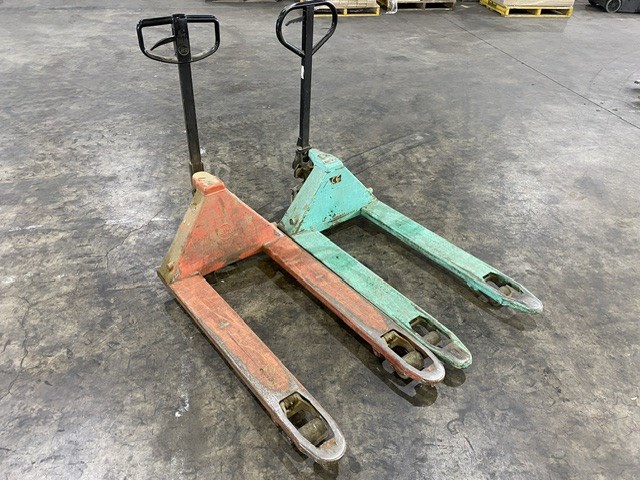 <p>Assorted Pallet Jacks x 2</p>