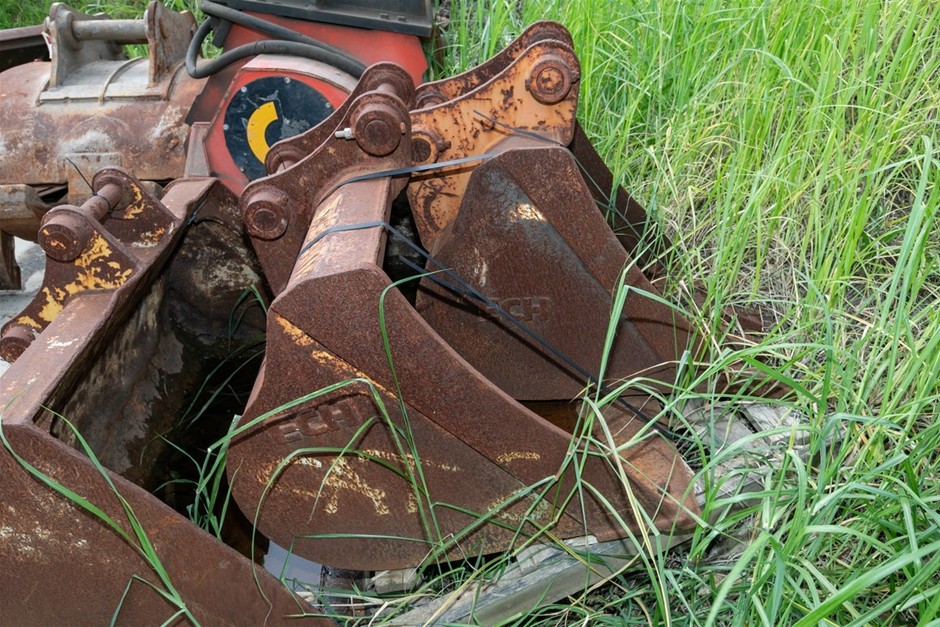 Excavator GP Bucket (Pair)