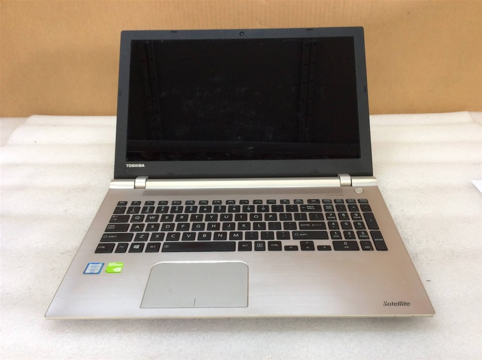 TOSHIBA satellite P50-C Laptop I7-6500U 4GBRAM 160GB